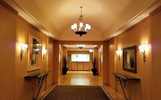The Buckingham Hotel