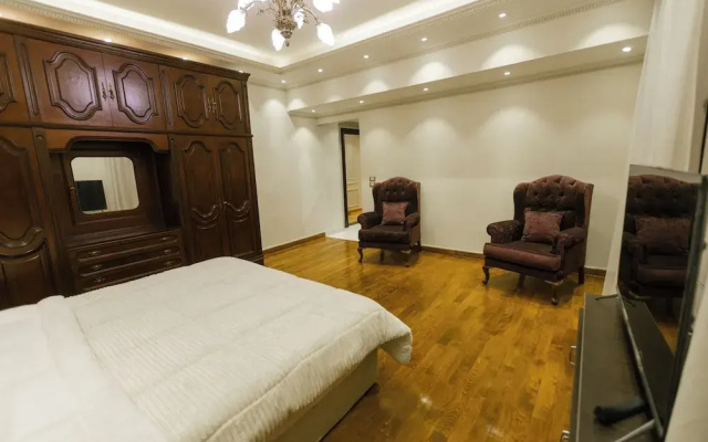 ALSAWAH Elite 5BR Retreat with Private Pool in Green Heights