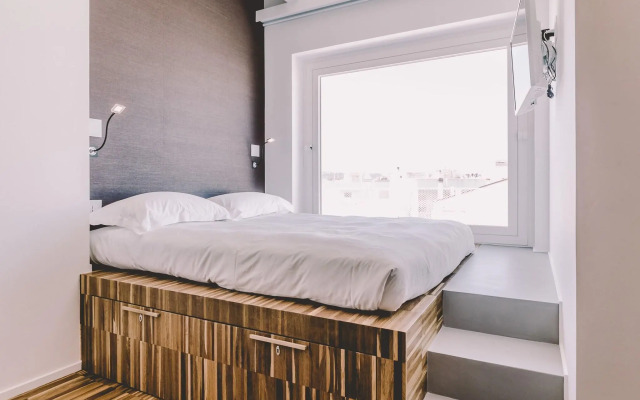 Suite 10