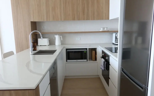 Luxury Palm Beach 1 BDR in The Village
