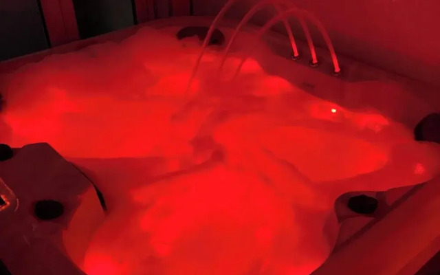 Perfect Couple Retreat To Relax With Hot Tub&sauna