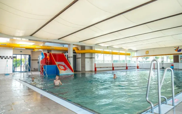 Tidy Chalet With Dishwasher, 9 km From Maastricht