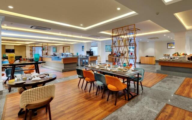 Amanora The Fern Hotels & Club
