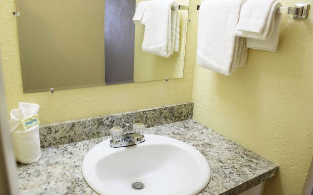 Holiday Shores Beach Club