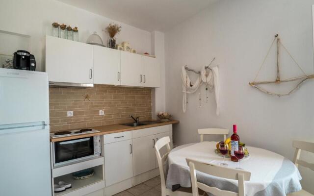 Plori Studios and Apartments