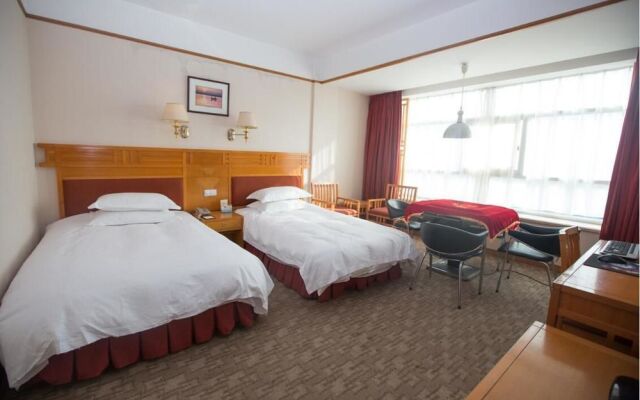 Mingxiang Hotel (Wenling Zeguo Passenger Transport Center)