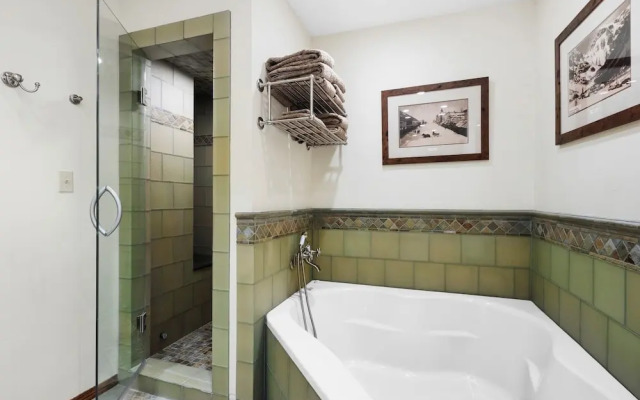 Wildwood Ridge 5 Bedroom Home