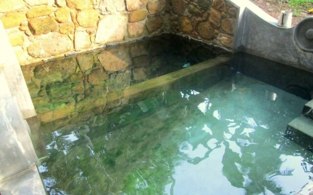 Charming & Historical 3-bed Bungalow in Hikkaduwa