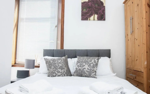 The Summit West End - 1BR Cosy Flat, Central, Wifi