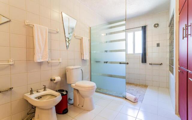 Large Villa With View! Private Pool Free Utilities!