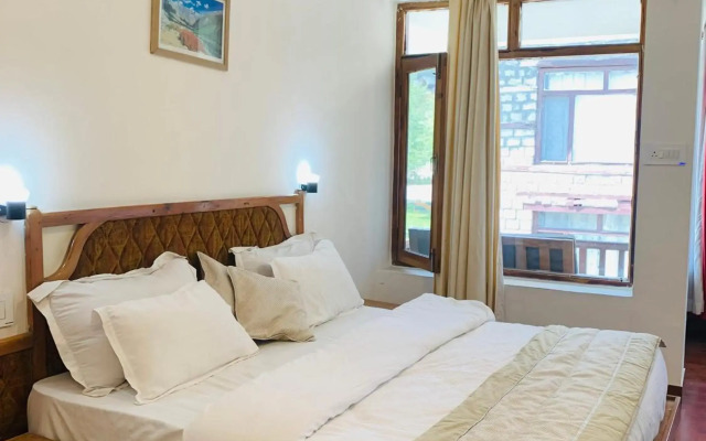 Tourist Hotel