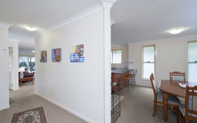 Lagoons Estate, 6 Dowling Street