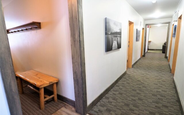 Apex Mountain Lodge Suite 4 Bedrooms 2 Bathrooms Condo