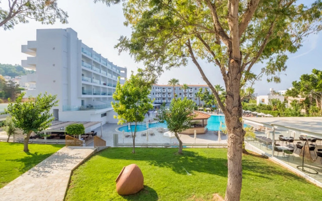 Narcissos Waterpark Resort