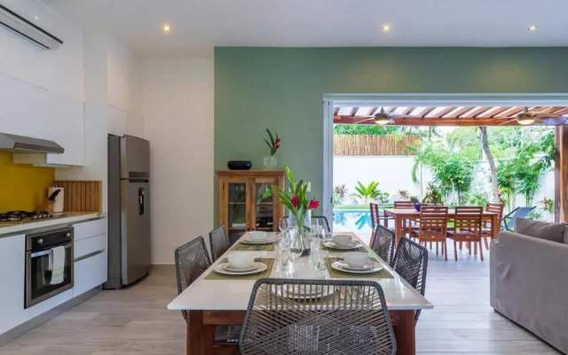 Luxury Private 3BED Villa, Garden, Pool,Security