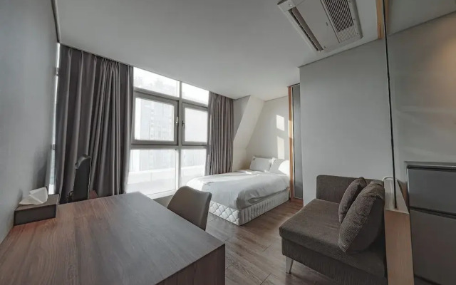 Brown Suites Hotel Sinchon Central