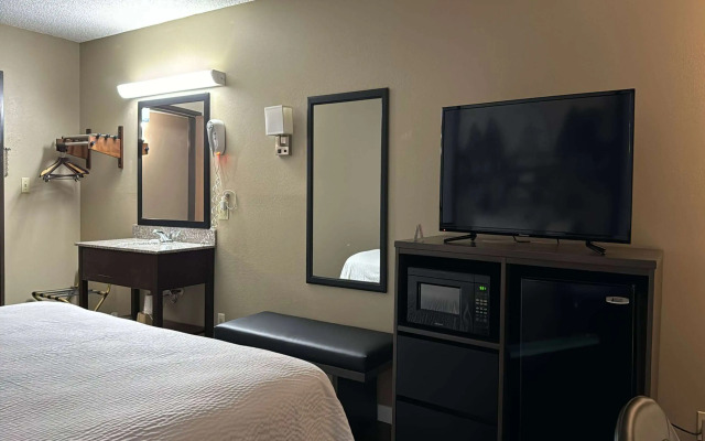 Super 8 by Wyndham Sullivan