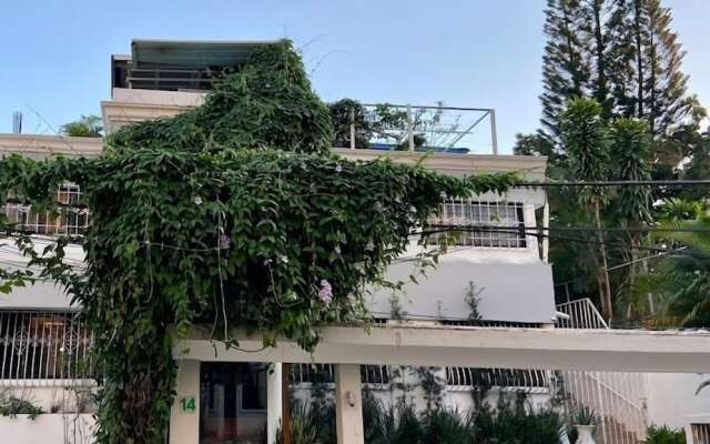 Botanic Garden Hostal