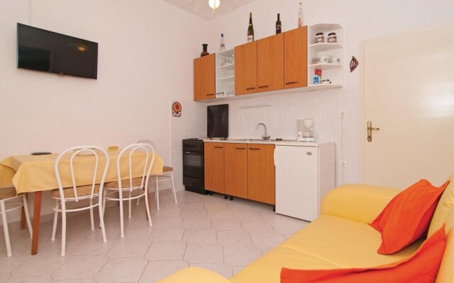 Beautiful Apartment in Supetar With 2 Bedrooms and Wifi