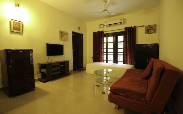 OYO 9868 Home Poolside 1 BHK Candolim
