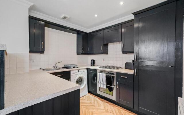 Large Duplex Penthouse in Central York - Parking