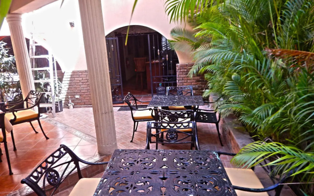 Suite Colonial by Cristi