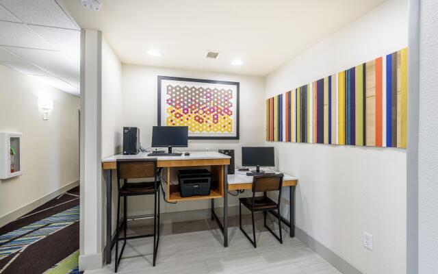 Holiday Inn Express Hotel & Suites Bastrop by IHG