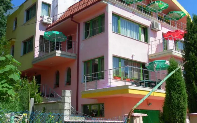 Villa Mari Guest Rooms