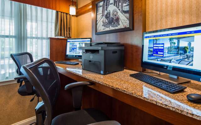 Best Western Plus Easton Inn & Suites