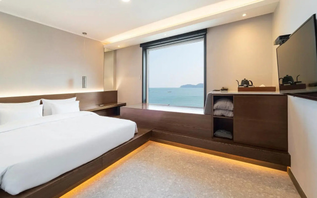 Stubborn Hotel