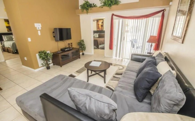 Peter's Creekside Vacation Home