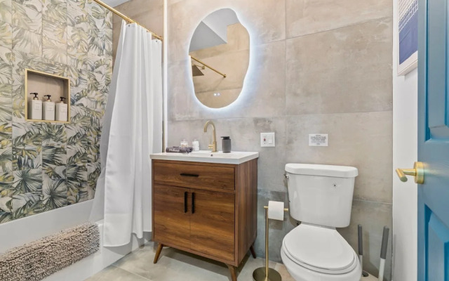 Stylish 1BR/2BA Near Liberty Bell