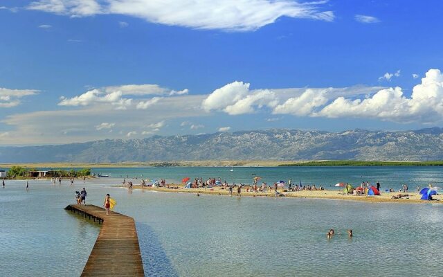 Elegant Holiday Home in Privlakaw With Garden