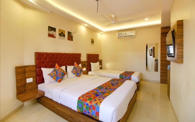 FabHotel Peninsula