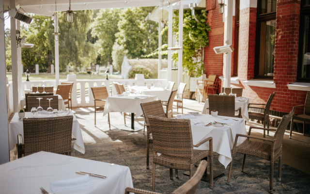 Villa Ammende Restaurant & Hotel