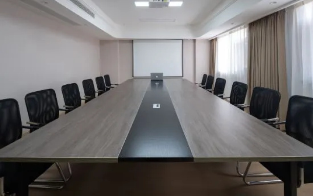 Vienna 3 Best Hotel (Xishuangbanna Menghai Meng Barak International Resort Jingguan Road) – Business – Xishuangbanna