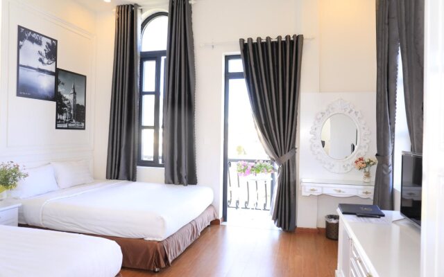Tea Leaf Hotel 2