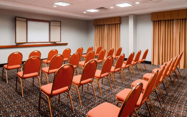 Hampton Inn & Suites Plymouth