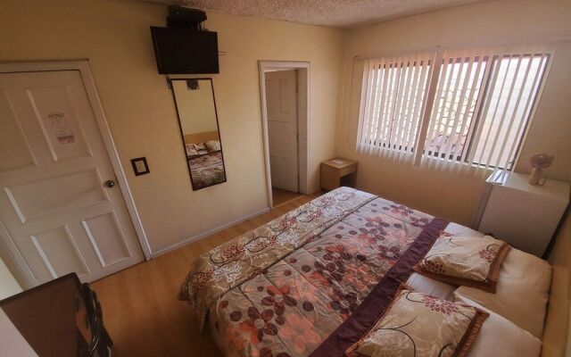 Mariscal Inn & Suites