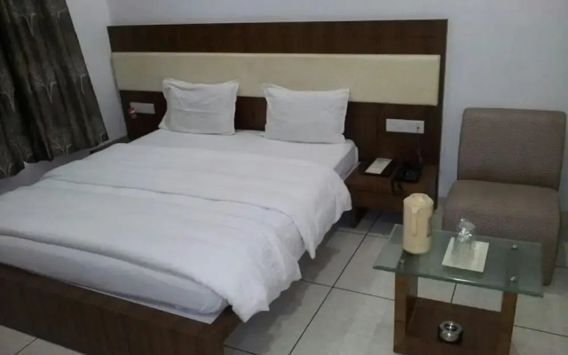 Hotel Apex Inn