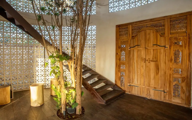 Majestic Private Villa 6 Br Canggu With Staff