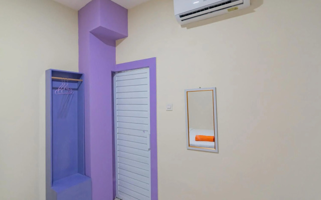 RedDoorz Near Trans Studio Mall 3