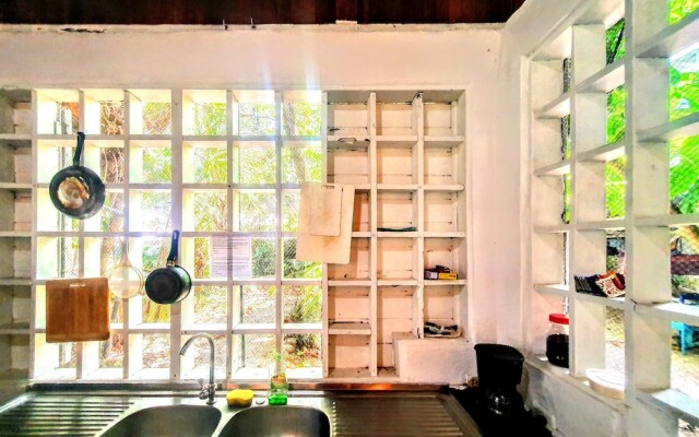 Arana House