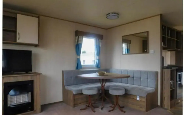 Lynch Lane Lodge - Relax in Weymouth