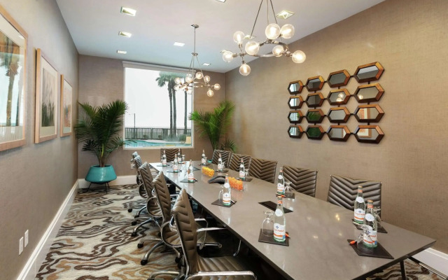 DoubleTree by Hilton Hotel Galveston Beach
