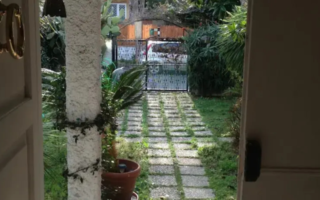 Houseland Romes Beach