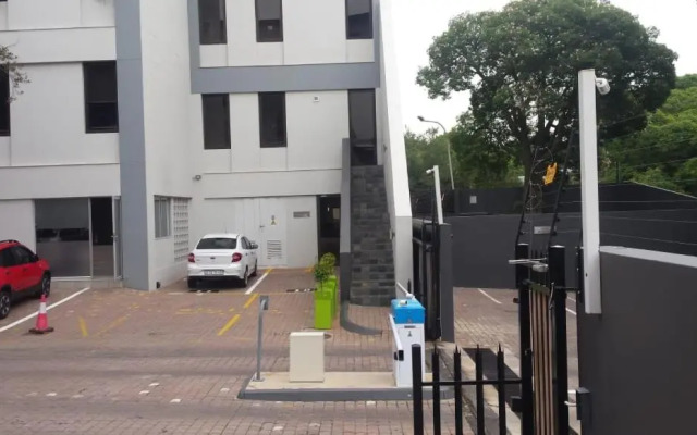 One Bedroom Self Catering Unit Central By The Mall