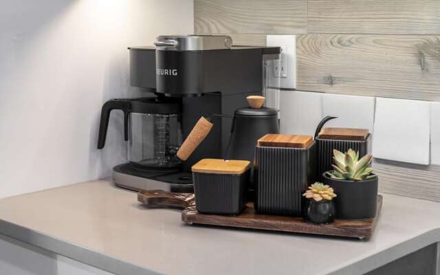 The Lost No Service Fees Penthouse Hot Tub