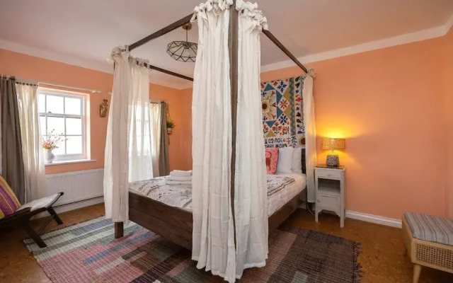 Host Stay Blue Boho at Bristol Gardens