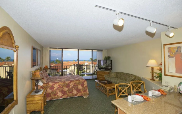 Kaanapali Shores Studio 742 Studio Bedroom Condo by RedAwning